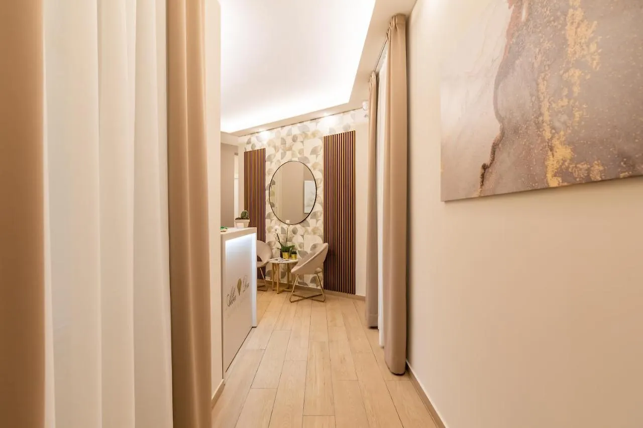 Albadea Suites&Jacuzzi Roma 0*,  Italia